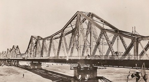 Cây cầu này dài bao nhiêu mét?