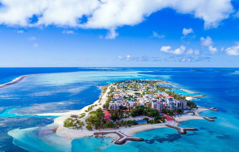 Quốc gia nào có diện tích nhỏ nhất châu Á?