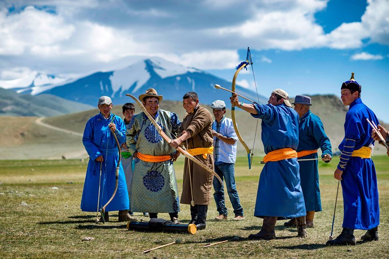 Hiện nay, tại Mongolia còn duy trì nét văn hóa đặc sắc nào?