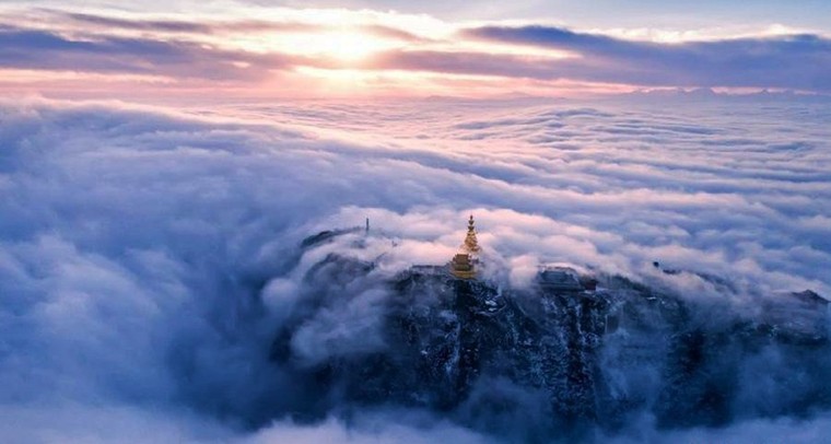 Núi Nga Mi còn có tên gọi khác là gì?