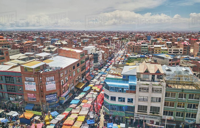 Trường tiểu học đầu tiên ở El Alto được xây dựng năm bao nhiêu?