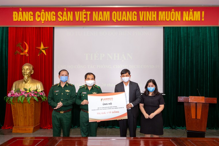 Tập đoàn Flamingo tặng kiều bào 43 nghìn khẩu trang và dược phẩm nhằm chống dịch COVID-19 ảnh 2