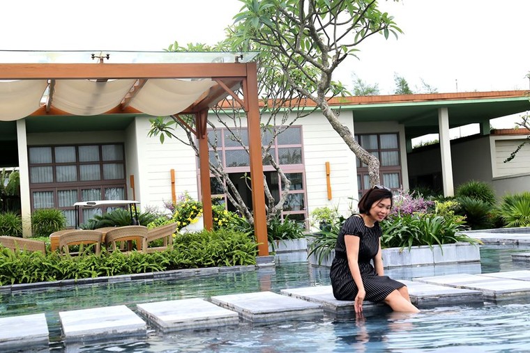 Sầm Sơn đẹp lạ qua nghìn lẻ một kiểu check-in của team 'sống ảo' ảnh 14