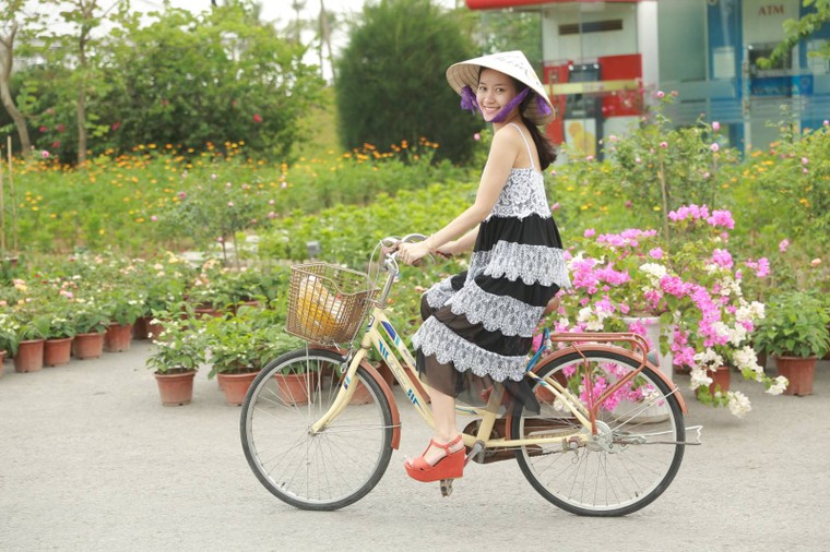 Sầm Sơn đẹp lạ qua nghìn lẻ một kiểu check-in của team 'sống ảo' ảnh 4