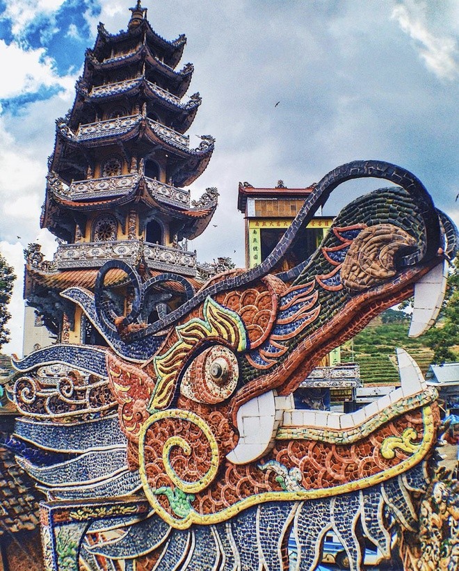 Tháp chuông cao nhất Việt Nam nằm ở ngôi chùa nào?