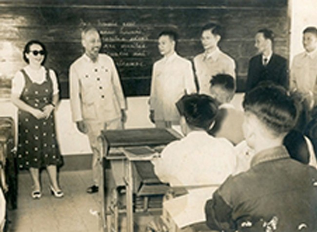 Tính đến năm 1945, ông đã công bố bao nhiêu công trình nghiên cứu?