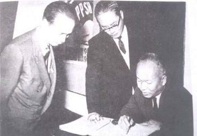 Ông từng du học tại quốc gia nào?