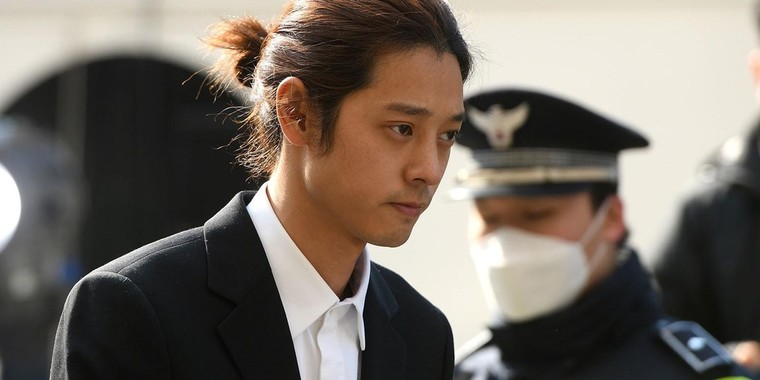 Bê bối đời tư khiến những sao nam Hàn mất tất cả ảnh 7