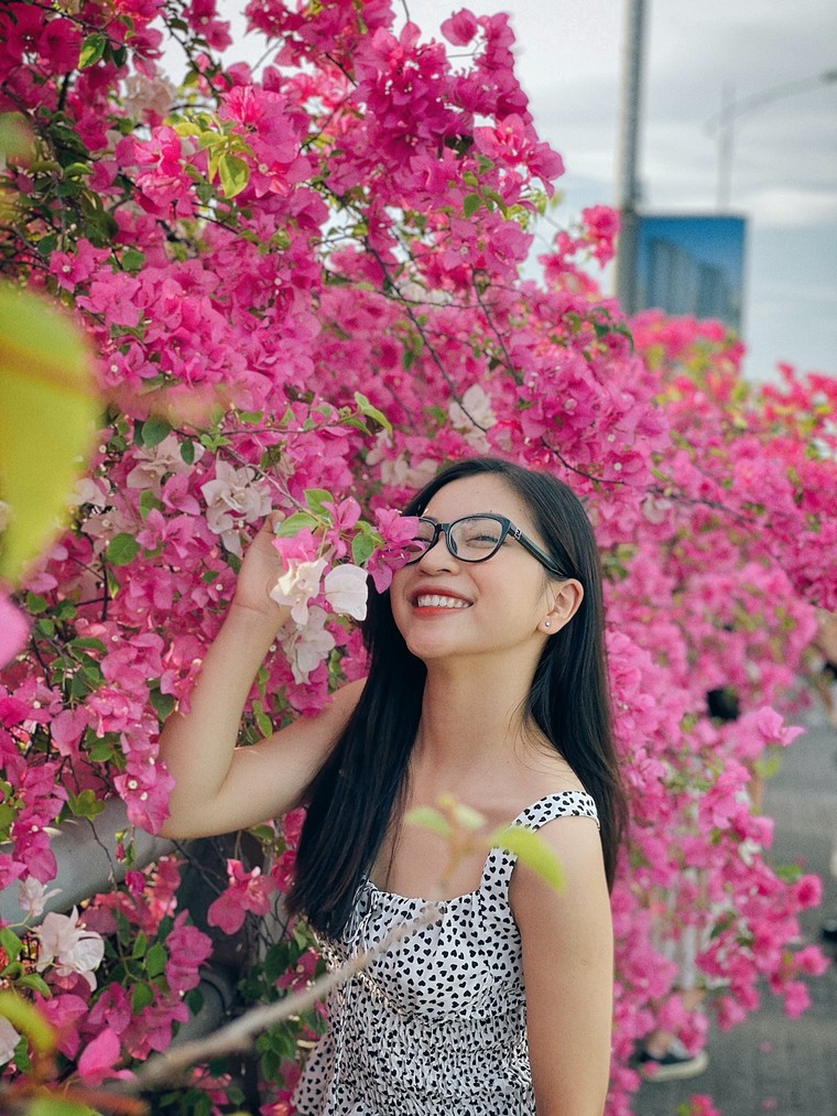 'Phát sốt' với con đường hoa giấy đẹp quên lối về ở Ecopark ảnh 9