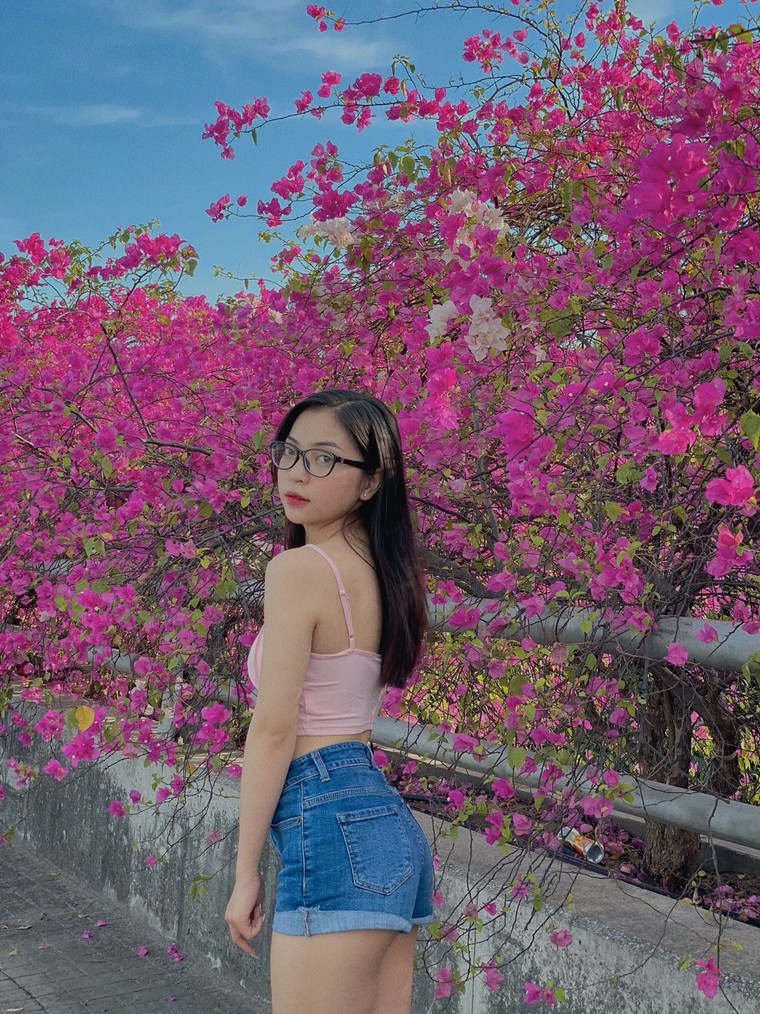 'Phát sốt' với con đường hoa giấy đẹp quên lối về ở Ecopark ảnh 10