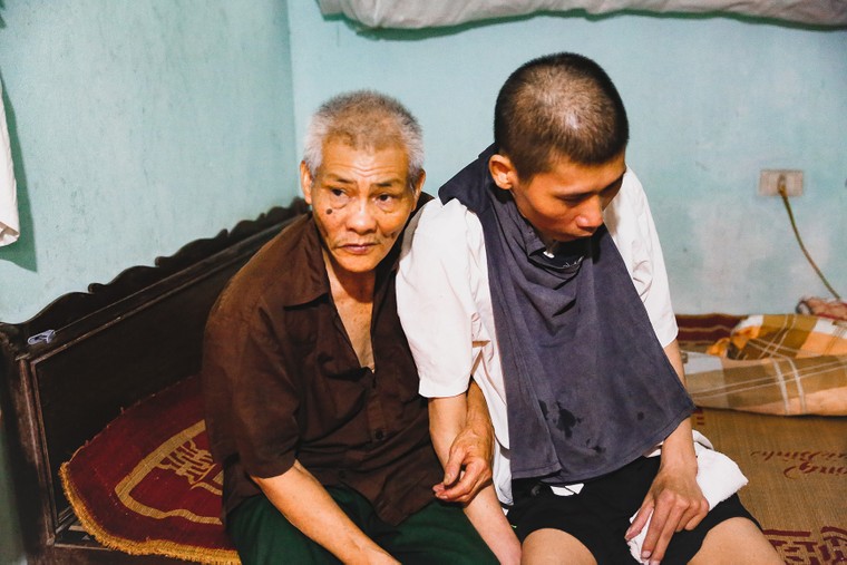 Chuyện về những đôi tay bàn tay ấm mùa Covid-19: Bởi vẻ đẹp cuộc đời là cho đi ảnh 14