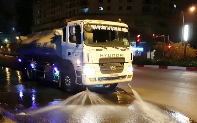 Hà Nội chi hơn 100 tỷ đồng rửa đường giải nhiệt ngày nắng gắt ảnh 1