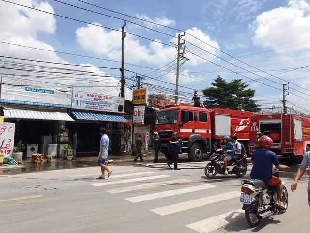 Hiện trường vụ cháy tiệm cầm đồ khiến 3 người chết ở Bình Dương ảnh 3