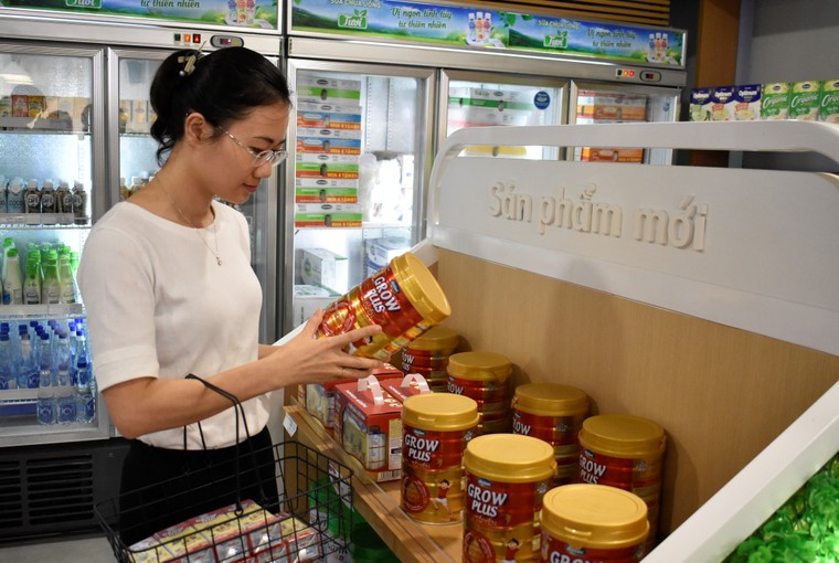 Vinamilk ra mắt sản phẩm tạo đột phá - sữa bột trẻ em có bổ sung tổ yến ảnh 1