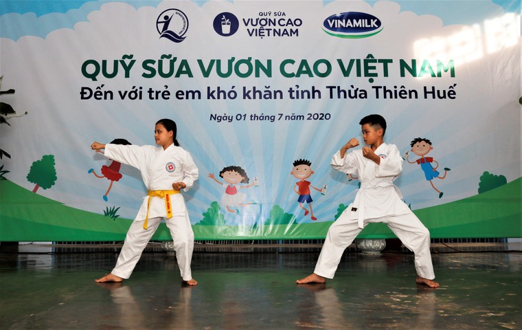 Chuỗi hoạt động mang sữa đến với trẻ em khó khăn của Vinamilk ảnh 4