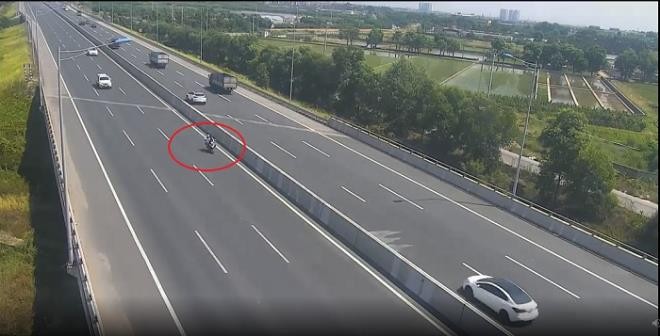 Truy tìm hai đối tượng phóng xe máy trên cao tốc Hà Nội - Hải Phòng ảnh 1