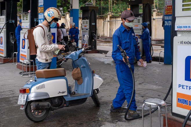 Giá xăng sẽ được điều chỉnh 10 ngày/lần trong thời gian tới ảnh 1