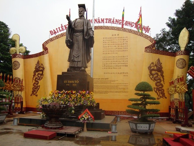 Sau khi lên ngôi, ông đã làm gì?