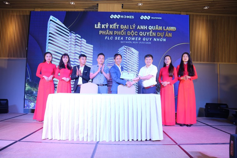 Gấp rút hoàn thiện, FLC Sea Tower Quy Nhon hút hàng trăm sale trong lễ kick off ảnh 3