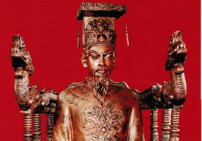 Vị vua nào trong lịch sử Việt Nam lập hoàng hậu khi mới 6 tuổi?