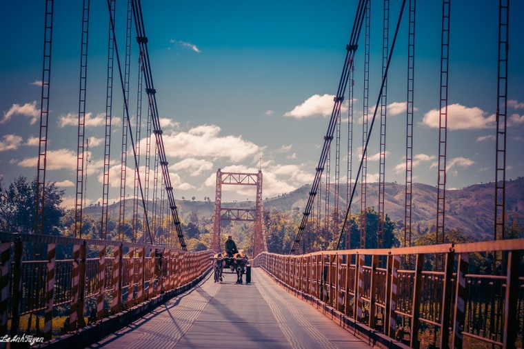 Cây cầu treo nổi tiếng ở tỉnh Kon Tum có tên là gì?