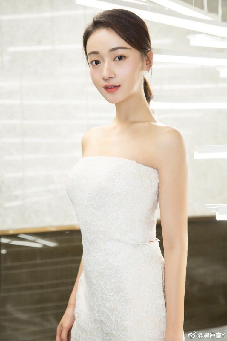 10 mỹ nhân có gương mặt thời trang của châu Á ảnh 6