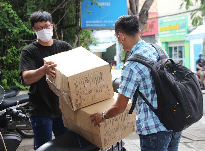 Sau ‘ATM gạo’, ‘ATM khẩu trang miễn phí’ xuất hiện tại TP.HCM ảnh 9