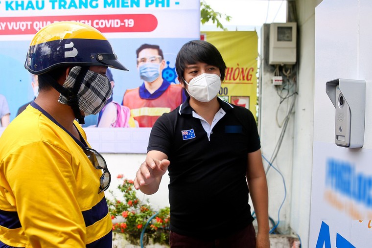 Sau ‘ATM gạo’, ‘ATM khẩu trang miễn phí’ xuất hiện tại TP.HCM ảnh 7