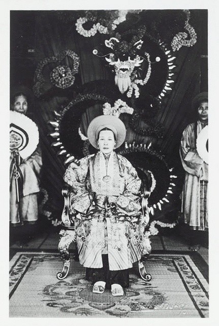 Bà chính thức được tôn lên ngôi Hoàng thái hậu vào năm nào?