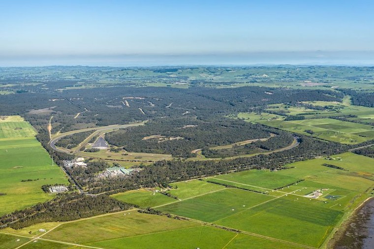 VinFast ra mắt mẫu xe President, mua đường thử tại Úc ảnh 3