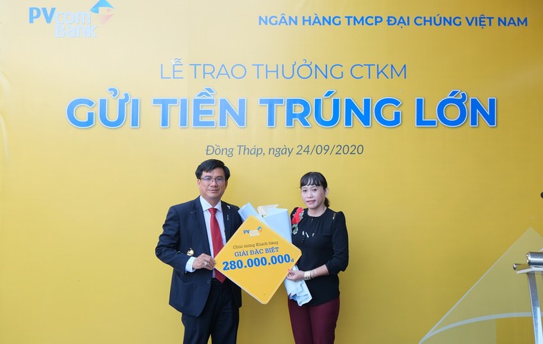 PVcomBank trao tặng gần 330 triệu đồng cho khách hàng may mắn ảnh 1