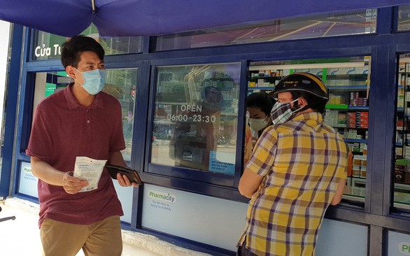 Các ông lớn gánh lỗ như thế nào trong cuộc đua mở nhà thuốc? ảnh 1