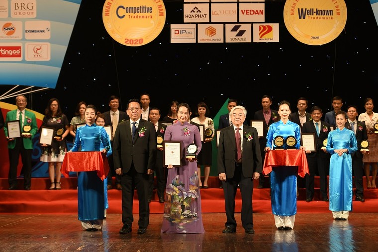 Văn Phú - Invest được vinh danh 'Top 20 nhãn hiệu Nổi tiếng Việt Nam' ảnh 2