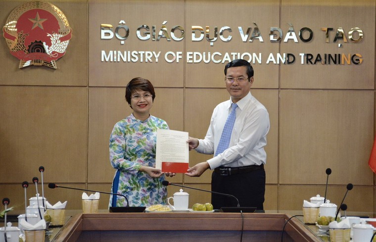 Nhân sự mới tại Bộ GD&ĐT, Hà Nội, Phú Yên, Hòa Bình ảnh 1