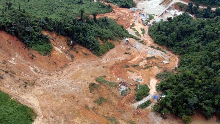 Toàn cảnh hiện trường sạt lở ở Rào Trăng 3 nhìn từ flycam ảnh 1