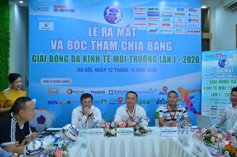Giải bóng đá Kinh tế Môi trường lần I-2020 gây quỹ ủng hộ đồng bào miền Trung ảnh 1