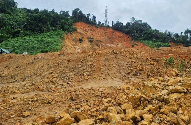 Toàn cảnh hiện trường sạt lở ở Rào Trăng 3 nhìn từ flycam ảnh 4