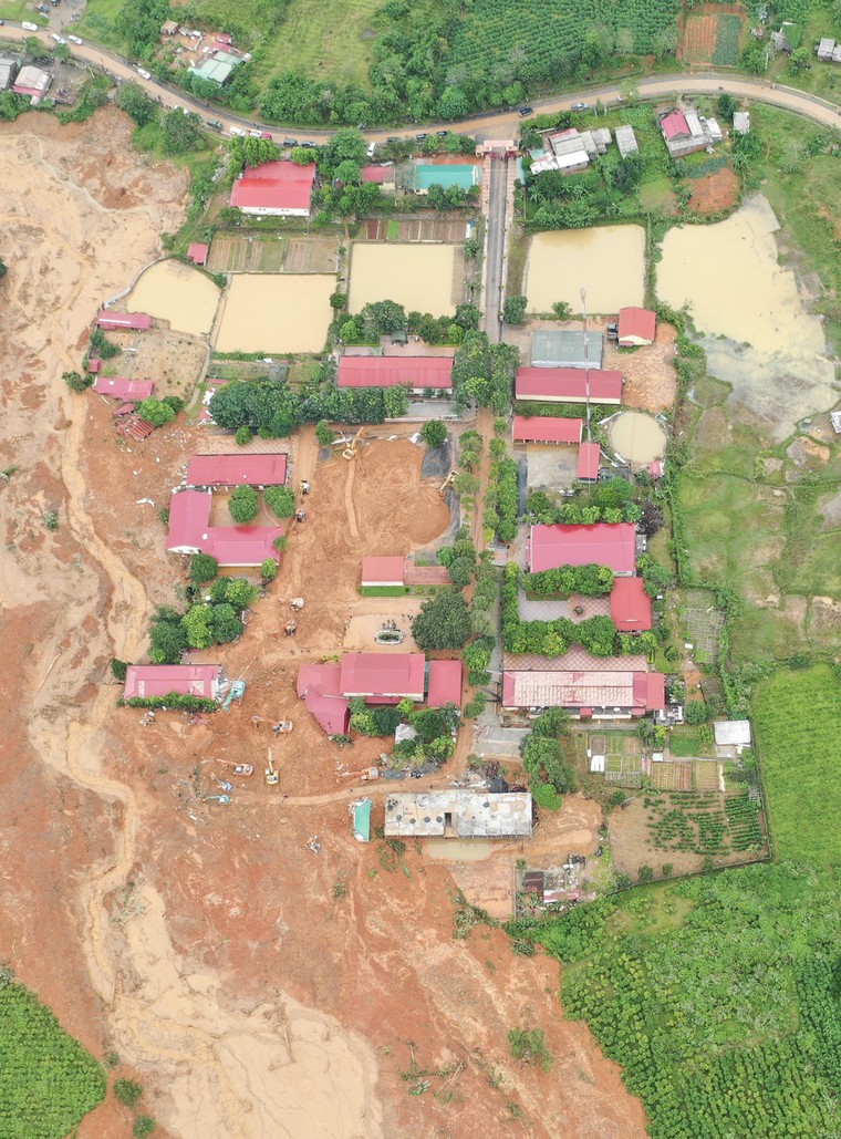 Hiện trường khu vực sạt lở vùi lấp 22 chiến sĩ của Đoàn 337 ảnh 7