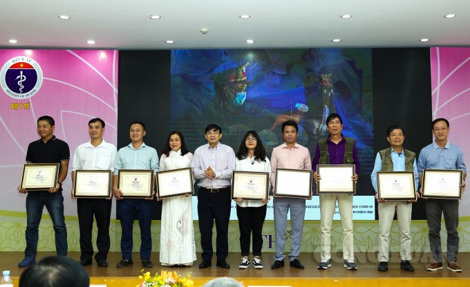 Trao giải cuộc thi 'Ấn tượng Việt Nam mùa Covid-19' ảnh 1