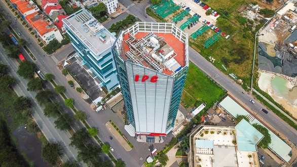 Khởi tố nguyên Phó chánh văn phòng Thành ủy TP.HCM và 11 bị can ảnh 1