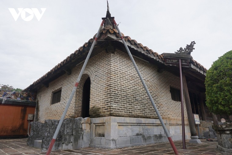 Sau bão lũ, di sản Huế xuống cấp nghiêm trọng ảnh 5