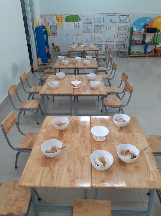 Hàng loạt giáo viên bị kỷ luật vì nhận trẻ vào học 'chui' ảnh 1