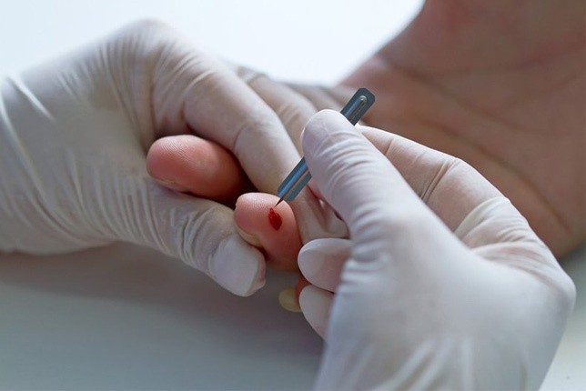 Những sai lầm chết người khi cứu chữa người bị đột quỵ ảnh 1