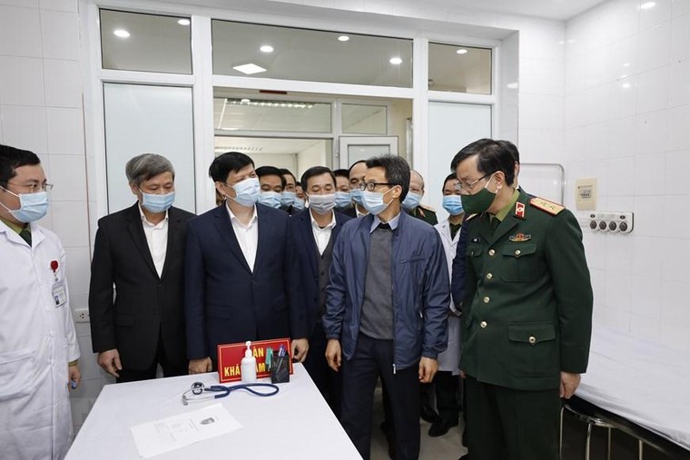 Phó Thủ tướng thăm các ca tiêm thử vắcxin Nano Covax ngừa COVID-19 ảnh 7