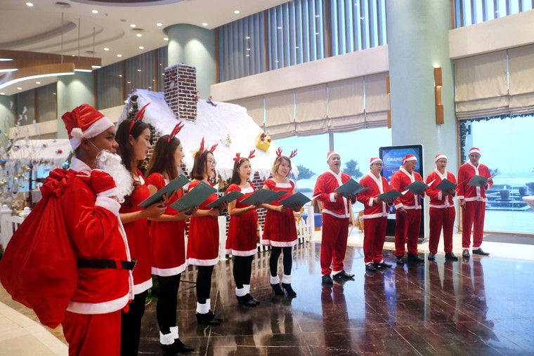 Trầm trồ với xứ sở Giáng Sinh đẹp tựa trời Âu tại các khu nghỉ dưỡng FLC ảnh 2