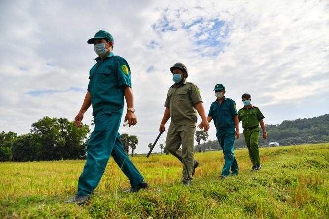 Những ‘lá chắn thép’ trên tuyến đầu phòng chống dịch COVID-19 ở biên giới ảnh 1