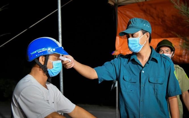 Những ‘lá chắn thép’ trên tuyến đầu phòng chống dịch COVID-19 ở biên giới ảnh 4