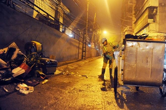 'Thân cò' lặn lội cuối năm ảnh 2