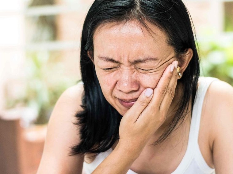 Nguy cơ liệt mặt, méo miệng khi trời rét ảnh 1