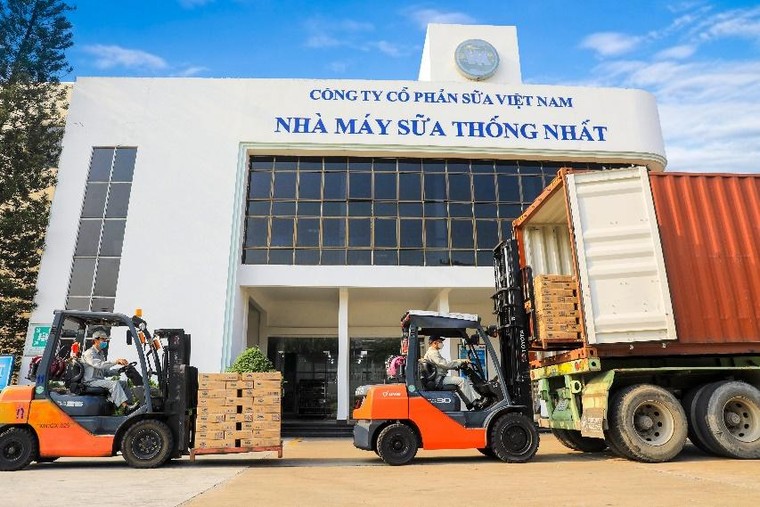 Vinamilk chào 2021 với lô sản phẩm sữa hạt và sữa đặc lớn xuất khẩu đi Trung Quốc ảnh 3